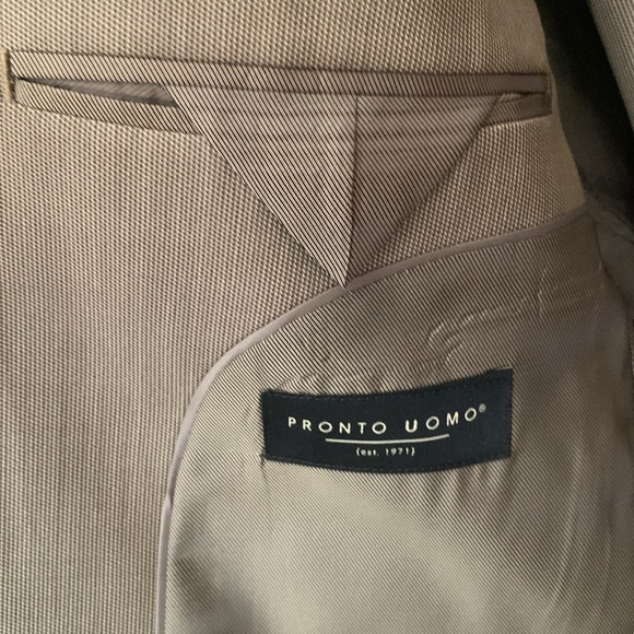 Pronto Uomo double button suit size 42R - Picture 3 of 7